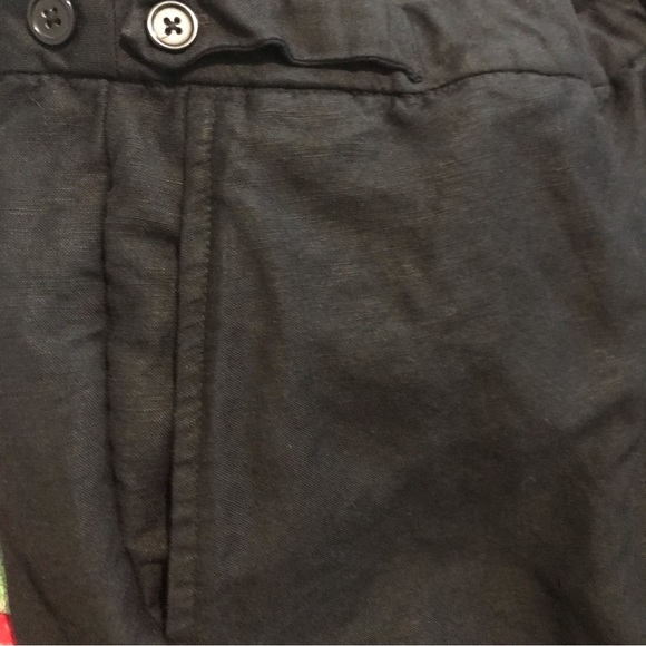 Black Linen Cuffed Capris - Picture 2 of 7